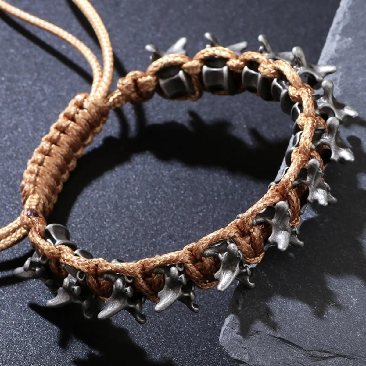 Punk Hip-Hop Handwoven Alloy Dragon Bone Bracelet, Punk Style Jewelry, Adjustable Wrist Accessory for Men, Braided Bracelets