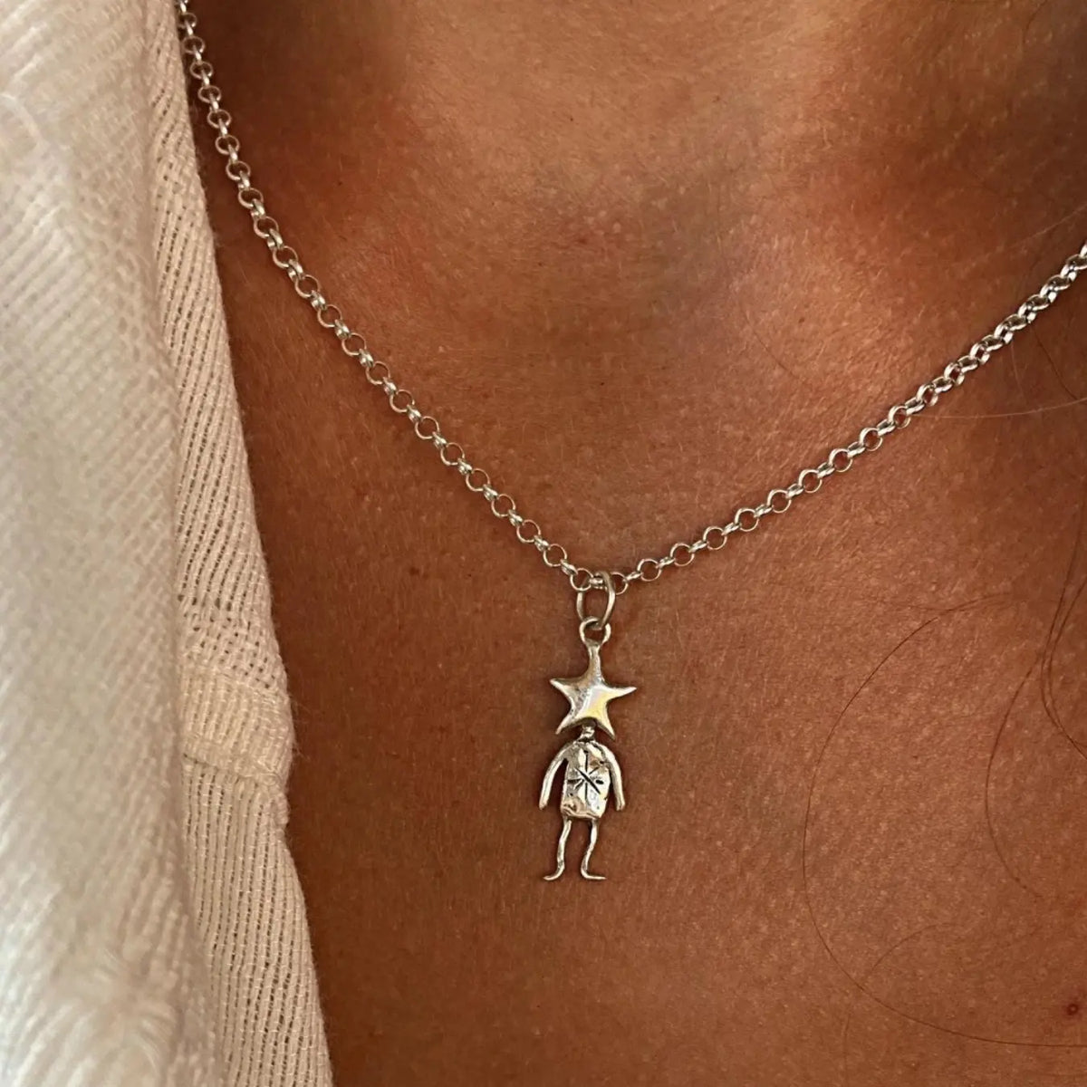 Minimalist Gold and Silvery Star Boy Pendant Necklace - Dainty Cute Figure Charm Choker for Daily Casual Outfits Daily Vacation Couple's Gift Minimalist Chain Cute Doll Pendant Stainless Steel Necklaces Casual Style Necklaces Fashion Minimalist Necklace