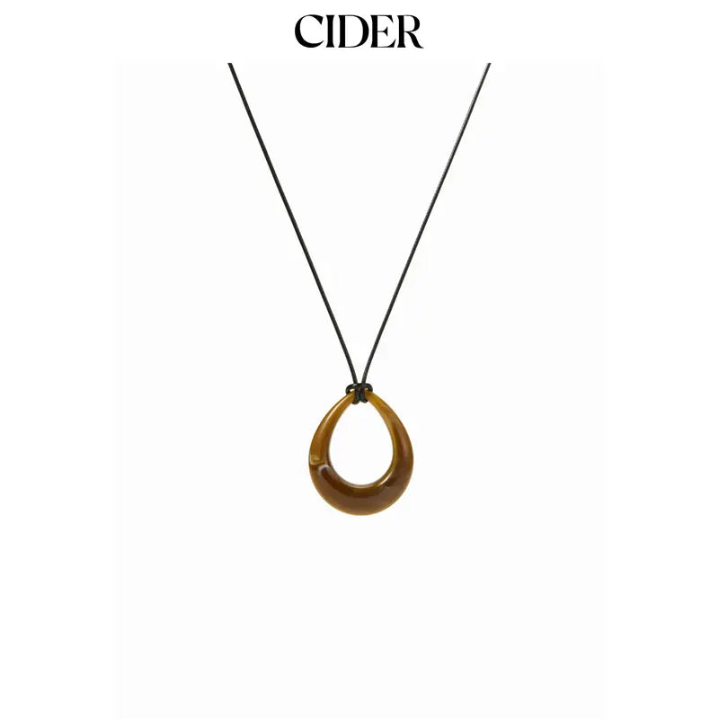 Cider OVAL PENDANT NECKLACE