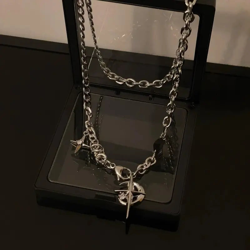 Men's Non-Tarnish Stainless Steel Mid-Chest Black Star Pendant Clavicle Chain - Costume Jewelry Necklace, Daily Versatile Chain, Alternative Style Necklaces, Casual Accessory, Gift Box Included, Unique Cool Mens Gifts