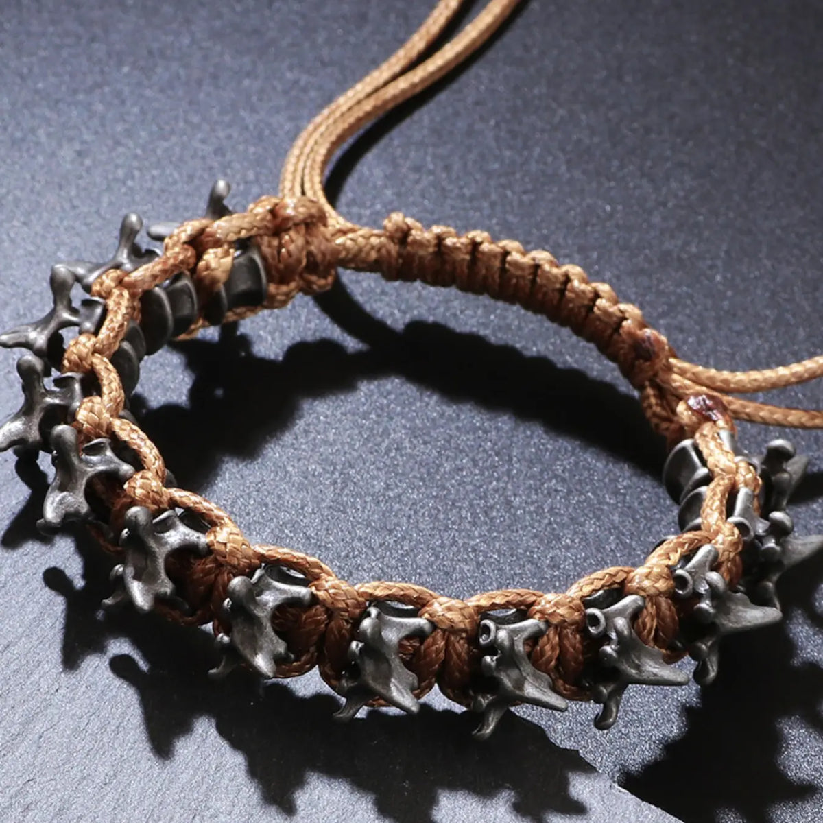 Punk Hip-Hop Handwoven Alloy Dragon Bone Bracelet, Punk Style Jewelry, Adjustable Wrist Accessory for Men, Braided Bracelets