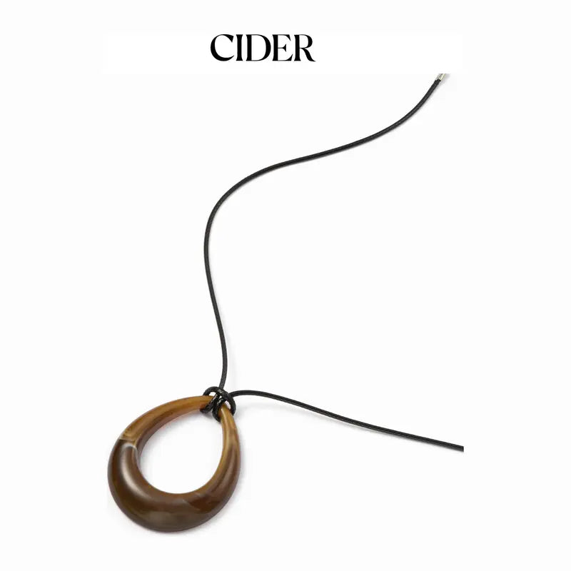 Cider OVAL PENDANT NECKLACE