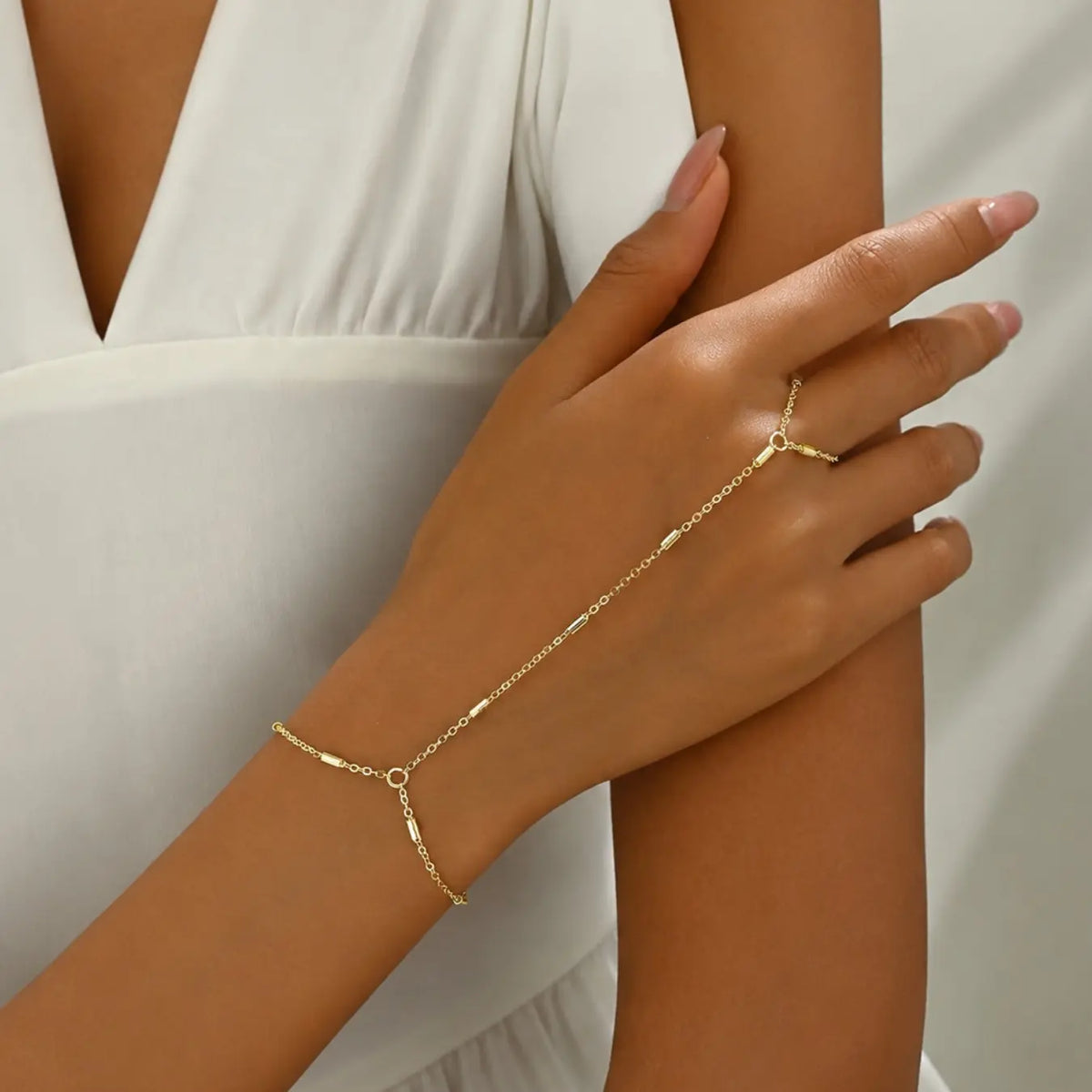 Women Gold Hand Chain Bracelet Ring, Minimalist Bar Bead Finger Bracelet Hand Jewelry for Wedding Party Daily Wear, Alloy Chain Bracelet Jewelry Bracelets