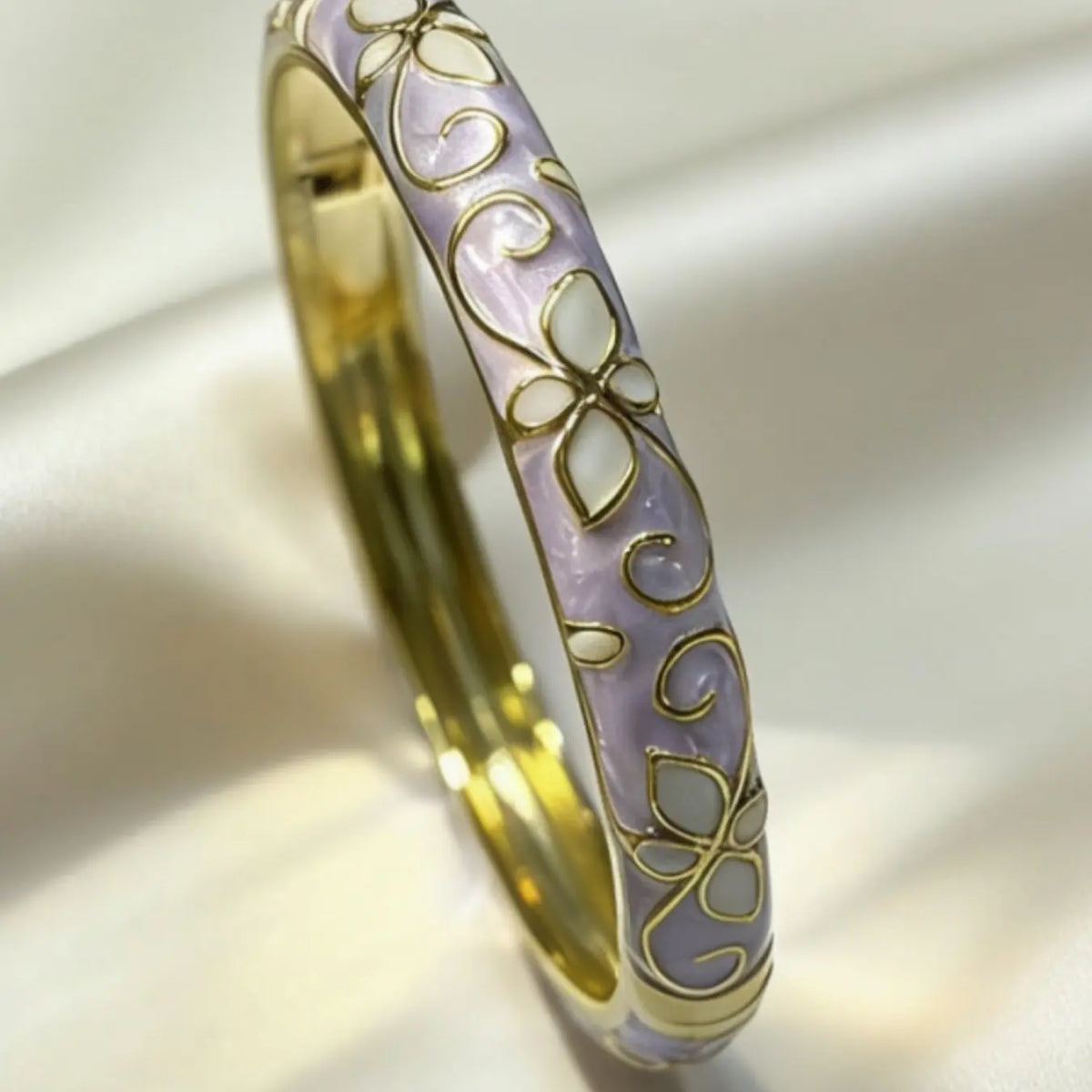 2026 Enamel Flower Geometric Bangle Bracelet, Sweet High-End Daily Wear Jewelry for Women, Fashionable Elegant Bangle Bangles