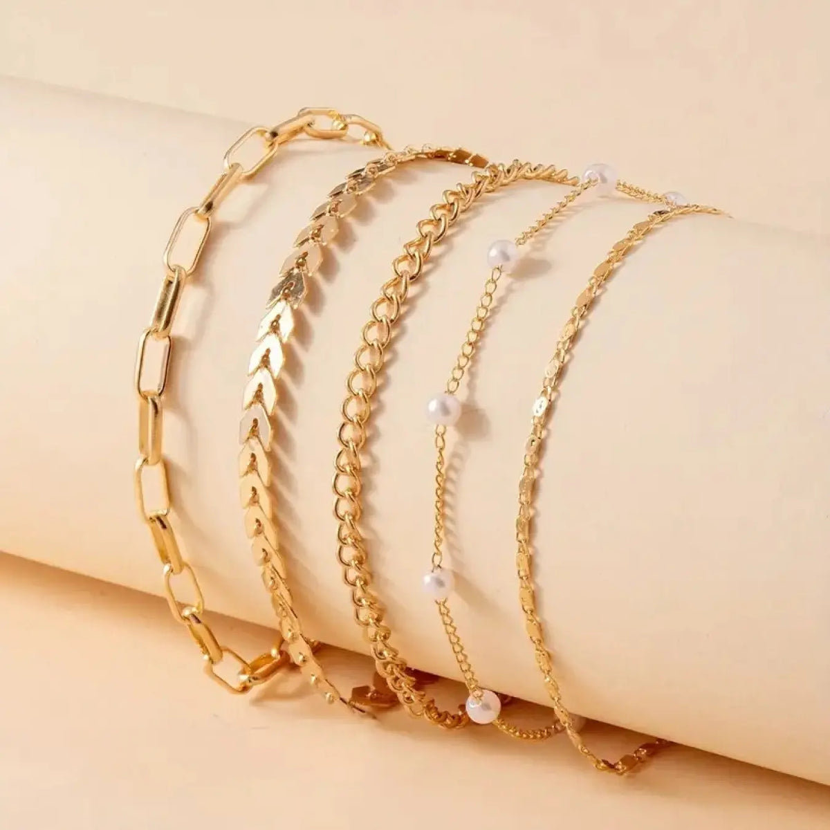 5Pcs Gold Layered Anklet Set for Women, Mixed Chevron Paperclip Cuban Pearl Chain Ankle Bracelets, Boho Dainty Stackable Anklets for Summer Beach Vacation Party Birthday Jewelry Gift, Fashionable Jewelry Accessories, Fashion Accessories