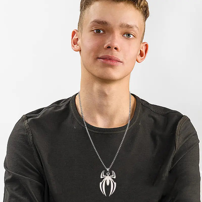 Spider Necklace For Men Women Titanium Stainless Steel Gold Silver Black Cuban Chain Paperclip Chain Lightweight Trendy Cool Goth Spider Pendant Necklace For Teen Halloween Non Tarnish Jewelry y2k Stylish Unique Accessories Birthday Gifts With Gift Box