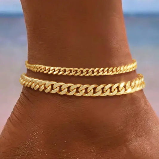 Women's Oversized Cuban Link Geometric Anklets - Gold-Plated, Heavy-Duty Waterproof Metal Coating Layered Beachwear Accessory, High-Style It Girl Jewelry Style Valentine Summer Gift, Gold-Plated Cuban Link Anklets, Heavy-Duty Metal Anklets