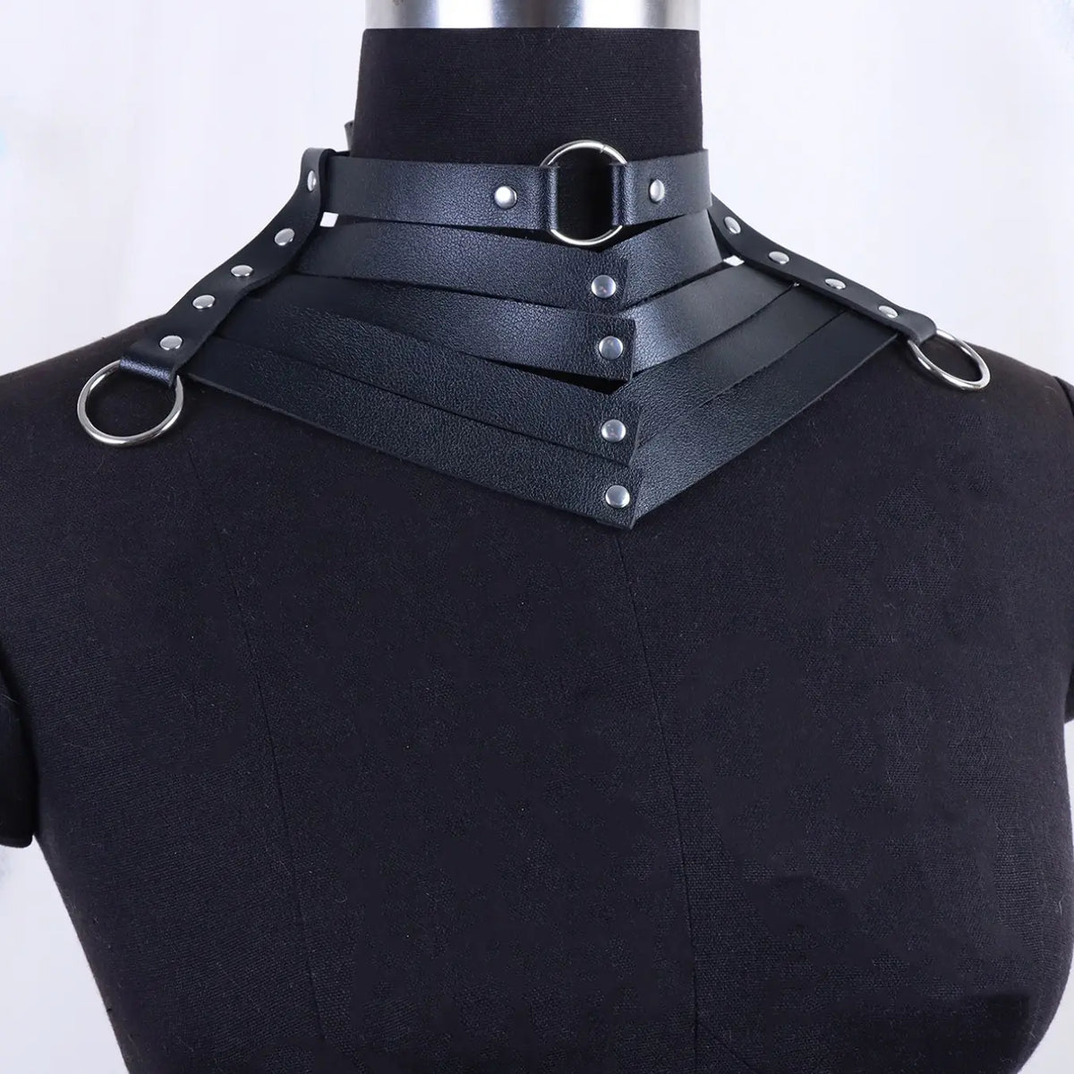 Women's Punk Style PU Leather Choker Necklace, Stackable Clavicle Chain, Halloween Dark Gothic Role Play Accessory, All Season Fashion Costume Prop, Adjustable Choker, Gothic Witch Jewelry