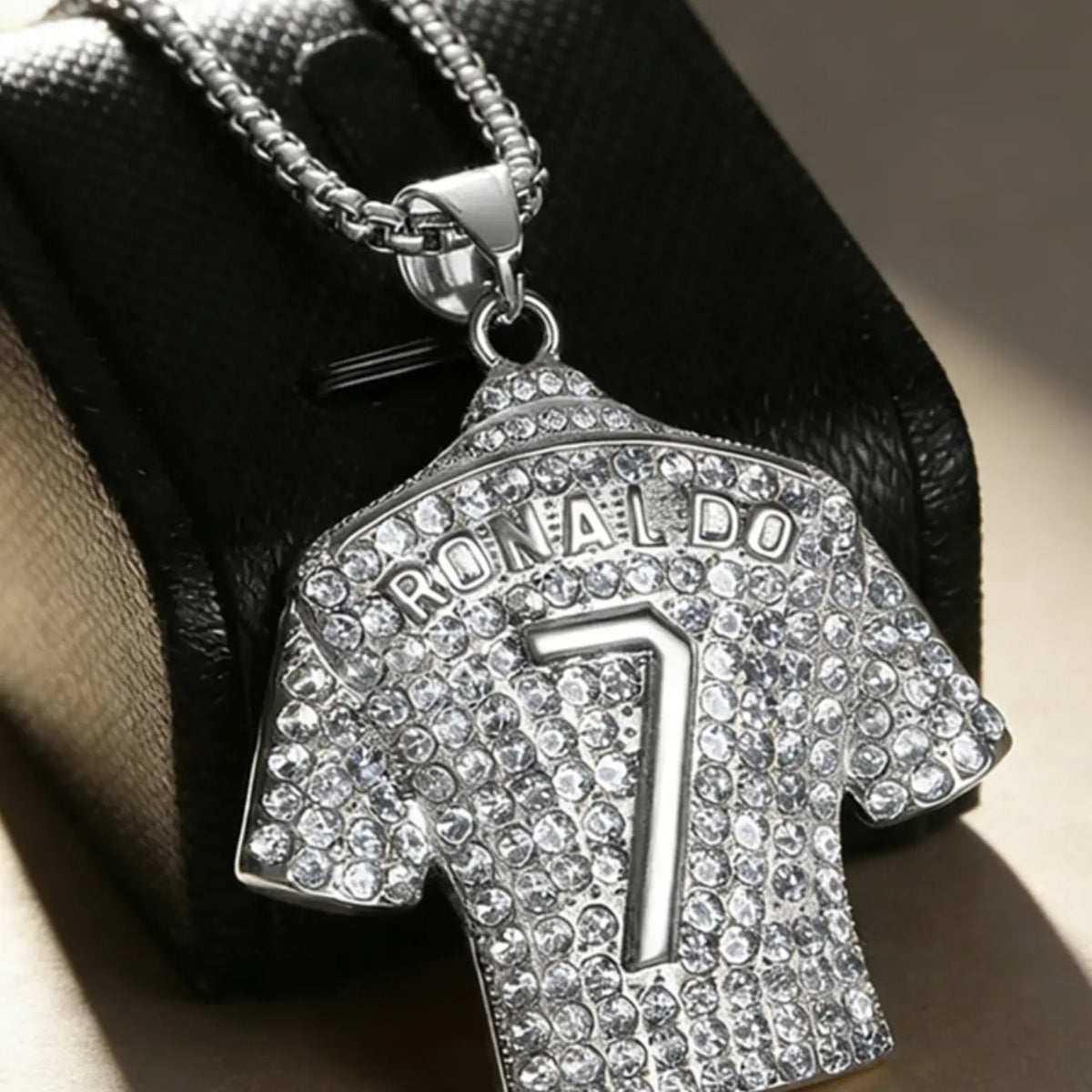 Trending Hip-Hop Streetwear Statement Jewelry Titanium Steel Gold Plated Rhinestone Ronaldo Cr7 Jersey Pendant Necklace, Exquisite Chain Jewelry, European and American Fashion Jewelry, Statement Trendy Necklace
