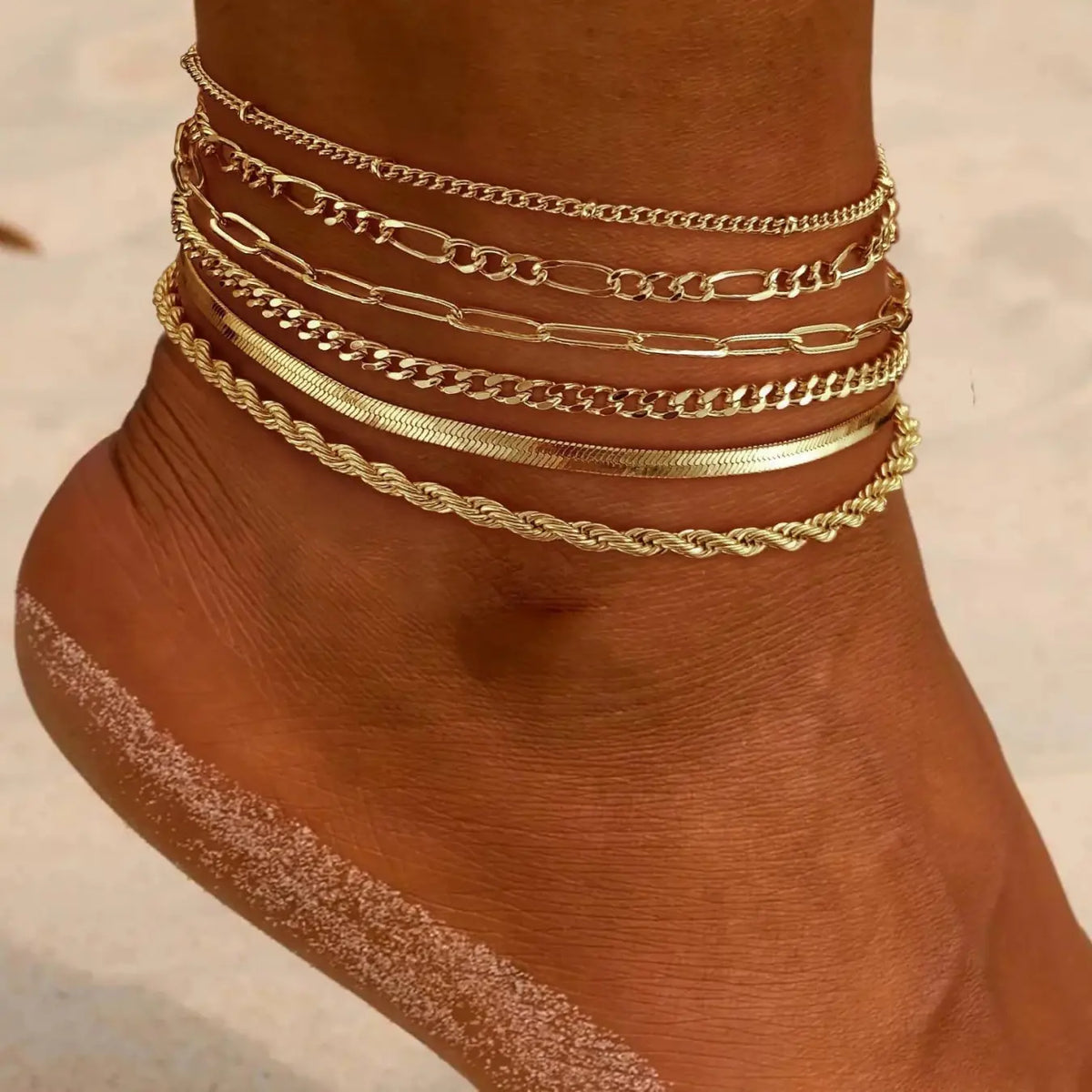 5Pcs Gold Layered Anklet Set for Women, Mixed Chevron Paperclip Cuban Pearl Chain Ankle Bracelets, Boho Dainty Stackable Anklets for Summer Beach Vacation Party Birthday Jewelry Gift, Fashionable Jewelry Accessories, Fashion Accessories