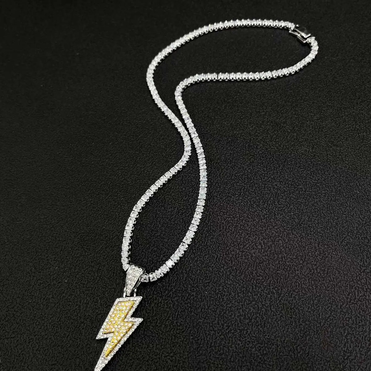 Rhinestone Decor Lightning Design Pendant Chain Necklace for Men & Women, Zinc Alloy Fashionable Chain Decorated Jewelry for Party, Fashion All-match Hip Hop Accessory, Rhinestone Decorated Jewelry