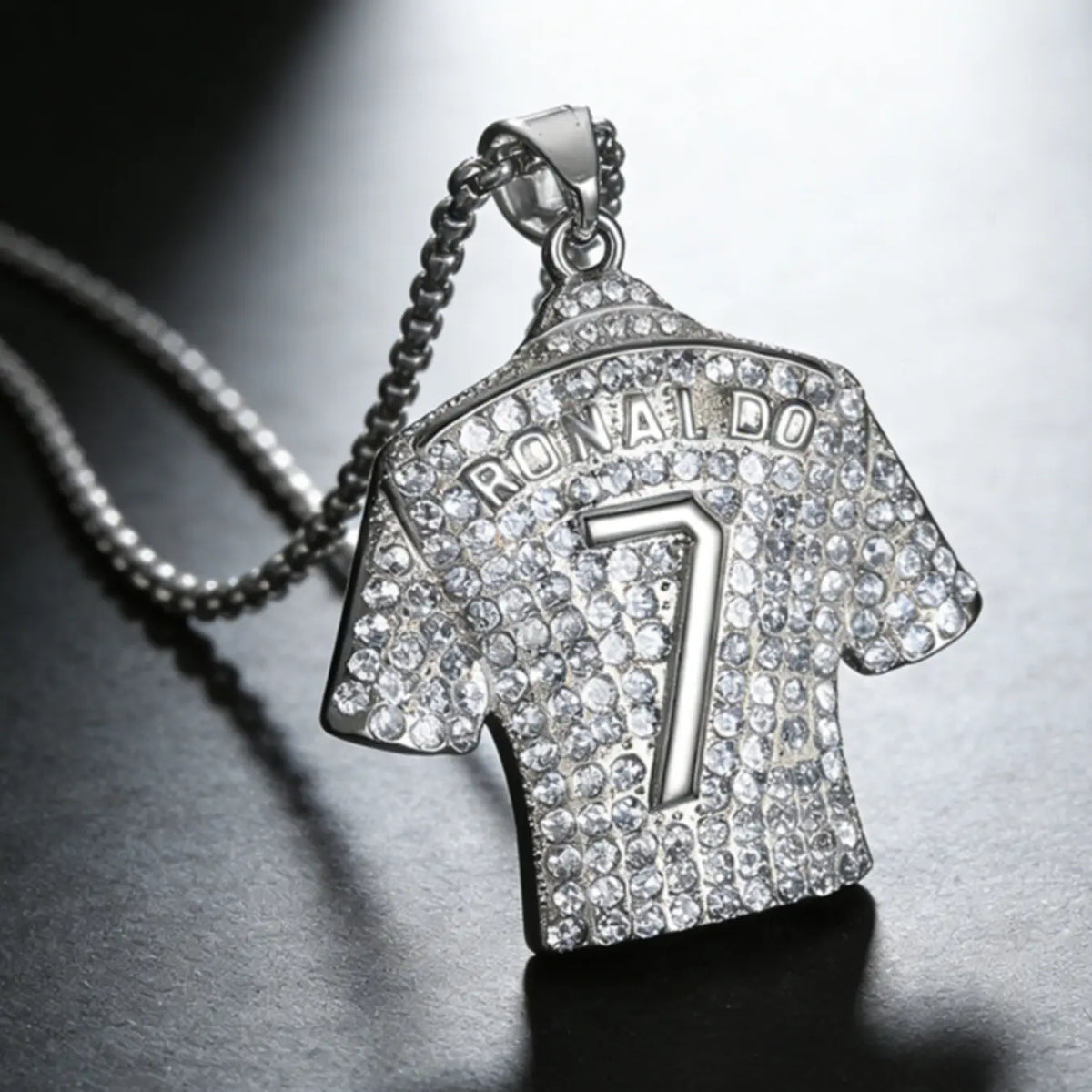 Trending Hip-Hop Streetwear Statement Jewelry Titanium Steel Gold Plated Rhinestone Ronaldo Cr7 Jersey Pendant Necklace, Exquisite Chain Jewelry, European and American Fashion Jewelry, Statement Trendy Necklace