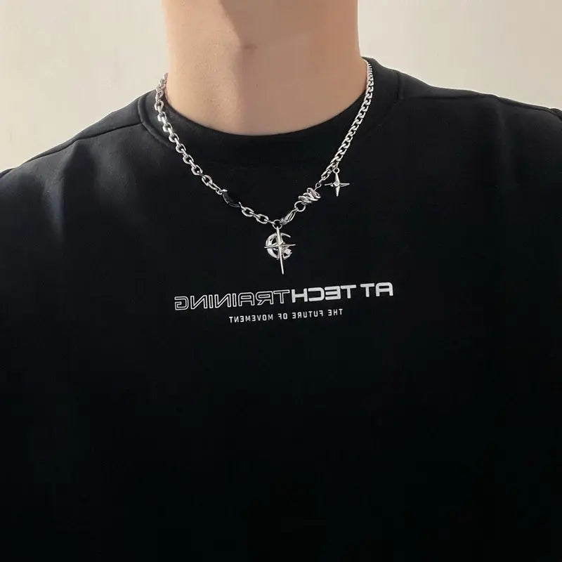 Men's Non-Tarnish Stainless Steel Mid-Chest Black Star Pendant Clavicle Chain - Costume Jewelry Necklace, Daily Versatile Chain, Alternative Style Necklaces, Casual Accessory, Gift Box Included, Unique Cool Mens Gifts