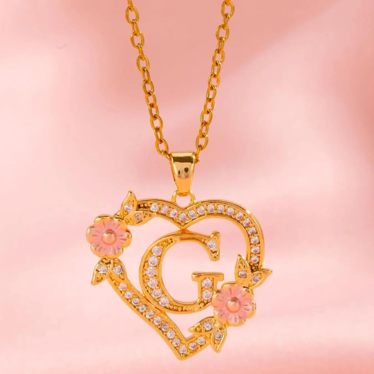 Initials Heart Shaped Pendant Necklace, Alphabet Detail Pendant, Exquisite Jewelry Gift, Rhinestone Decorated Alphabet Necklace, Artificial Zircon Decor Jewelry for Party, Daily Clothing Decor, Heart Design Jewelry, Zirconia Alphabet Pendant
