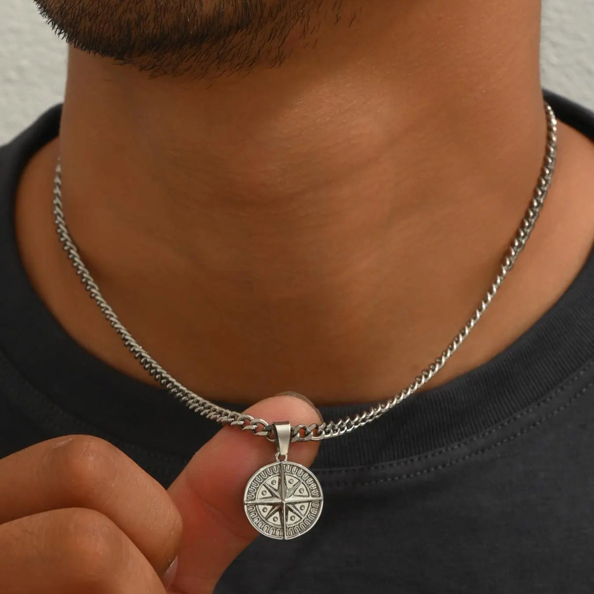 Men's Street Trend Compass Design Pendant Necklace, Trendy Vintage Retro Copper Pendant Necklace, Chic All-match Jewelry As Gift for Boyfriend, Daily Versatile Chain, Chain Necklaces