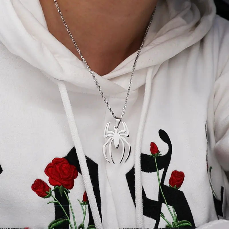 Spider Necklace For Men Women Titanium Stainless Steel Gold Silver Black Cuban Chain Paperclip Chain Lightweight Trendy Cool Goth Spider Pendant Necklace For Teen Halloween Non Tarnish Jewelry y2k Stylish Unique Accessories Birthday Gifts With Gift Box