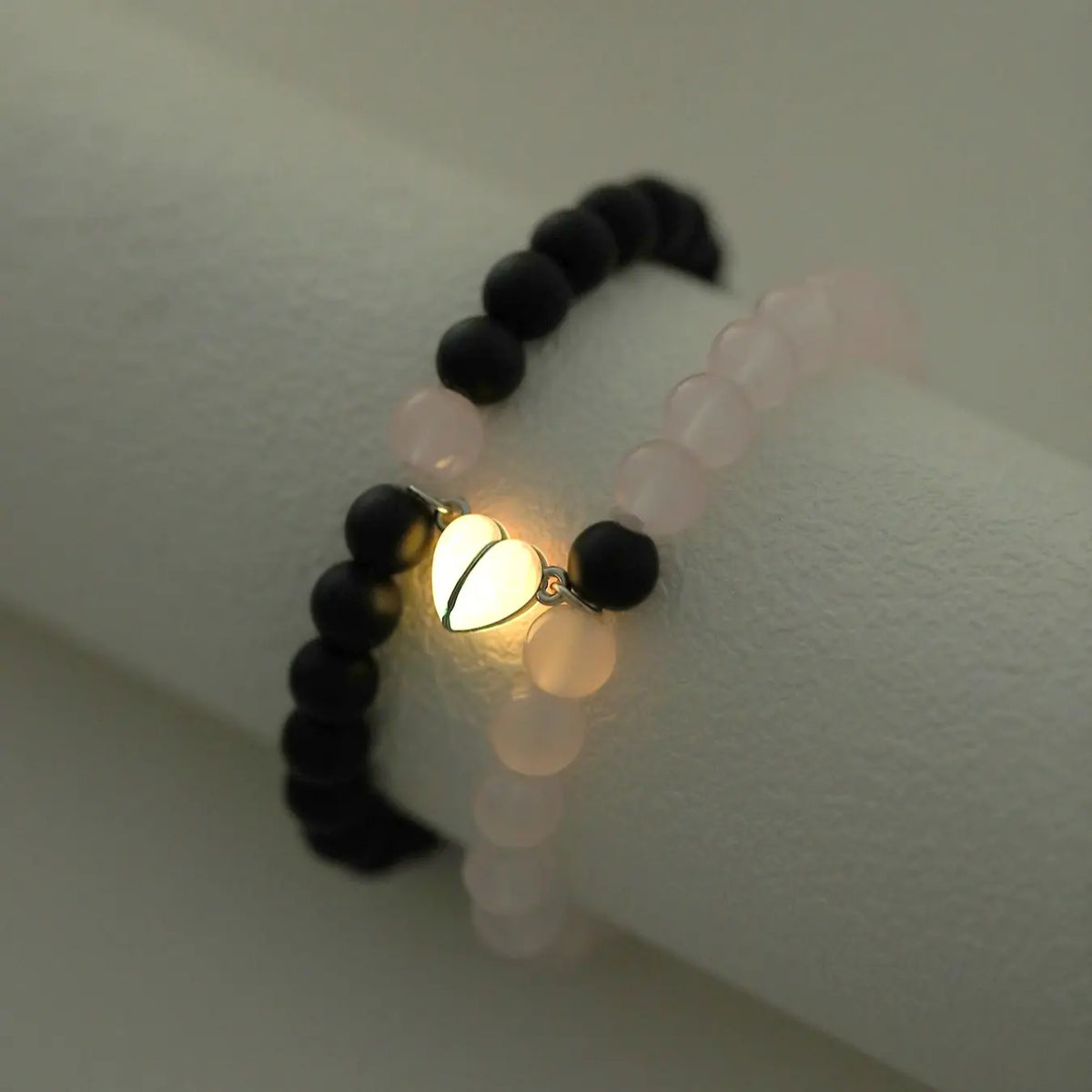 2 Piece Glow-In-The-Dark Heart Magnetic Elastic Beaded Bracelets, Simple Versatile Couple Matching Bangles, Bracelet Sets for Couples, Valentine's Day Romantic Gift, Valentines Day Jewelry, Glass Bead Bracelet
