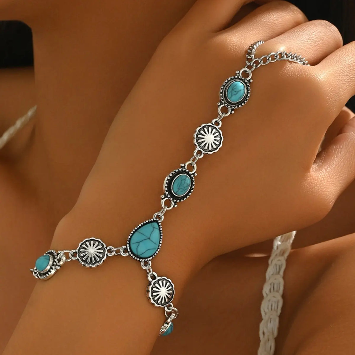 Women's Vintage Ethnic Style Bracelet, Elegant Jewelry Bracelet, Boho Style Bracelet, High Quality Bracelet, Summer Bohemian Design, Zinc Alloy Material, Geometric & Water Drop Patterns, Metal Finish, Bohemian Bracelets