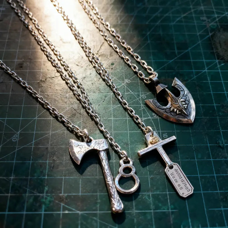 Anime merchandise: JoJo's Bizarre Adventure Golden Arrow necklace Fashion Accessories, French vintage style, unique and exquisite.