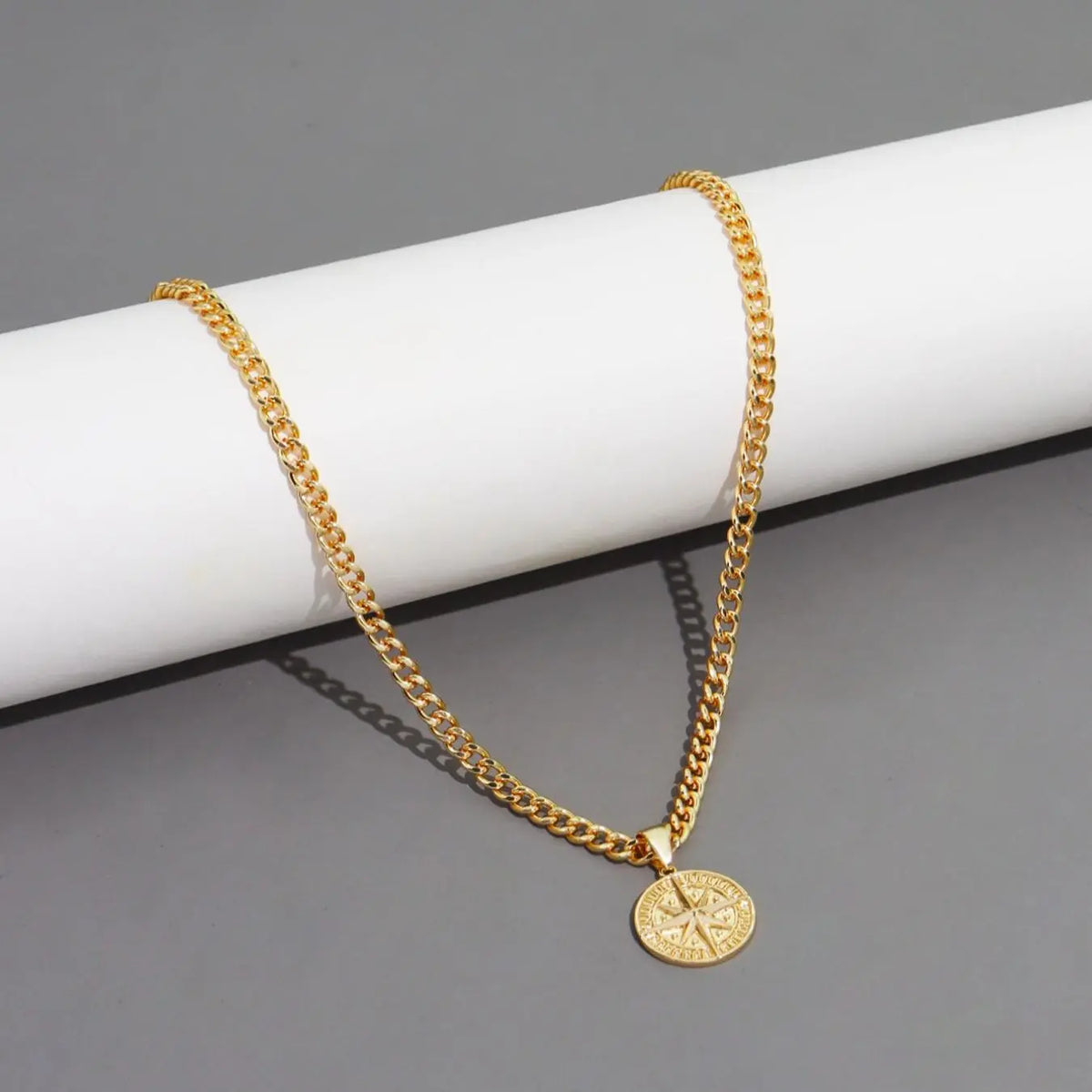 Men's Street Trend Compass Design Pendant Necklace, Trendy Vintage Retro Copper Pendant Necklace, Chic All-match Jewelry As Gift for Boyfriend, Daily Versatile Chain, Chain Necklaces