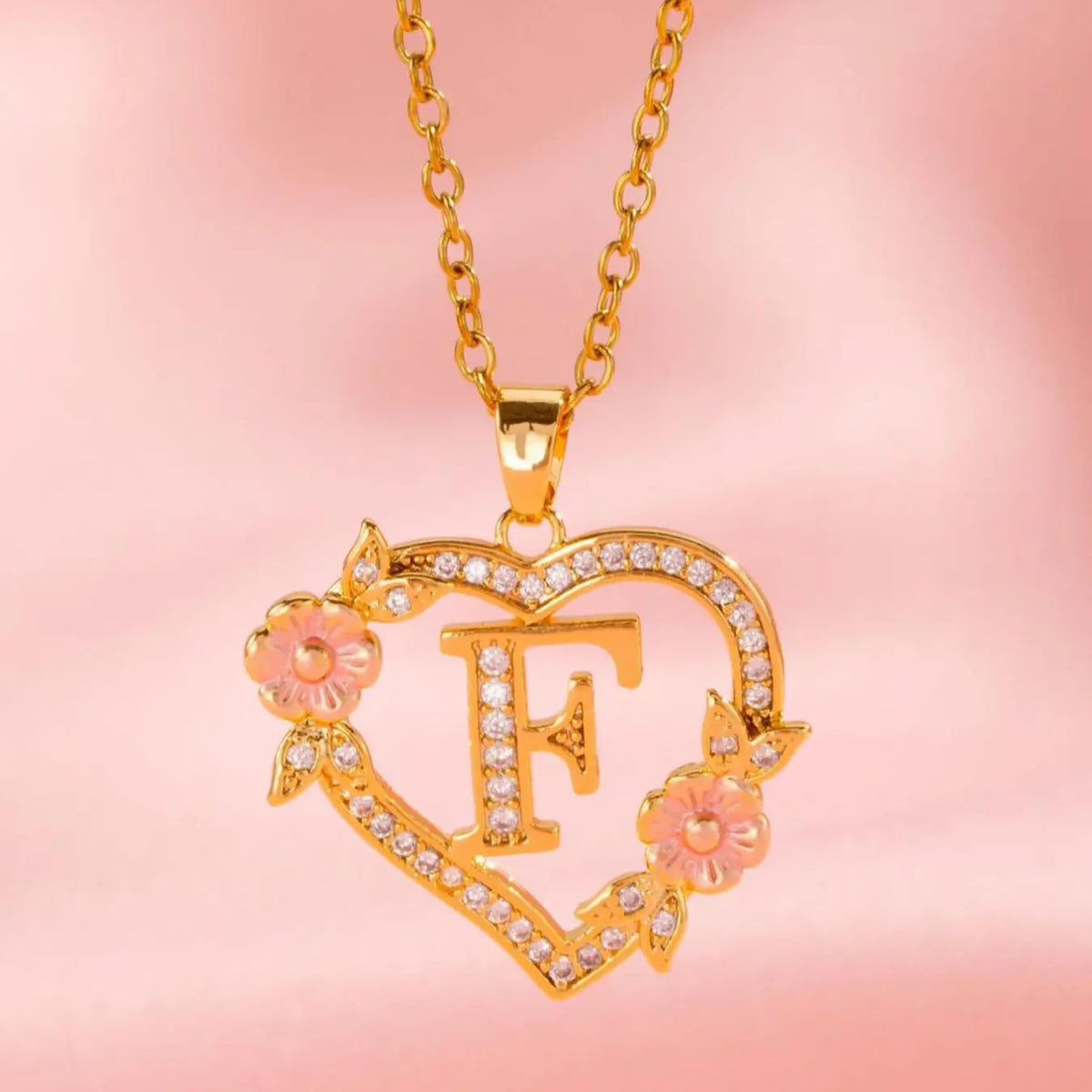 Initials Heart Shaped Pendant Necklace, Alphabet Detail Pendant, Exquisite Jewelry Gift, Rhinestone Decorated Alphabet Necklace, Artificial Zircon Decor Jewelry for Party, Daily Clothing Decor, Heart Design Jewelry, Zirconia Alphabet Pendant