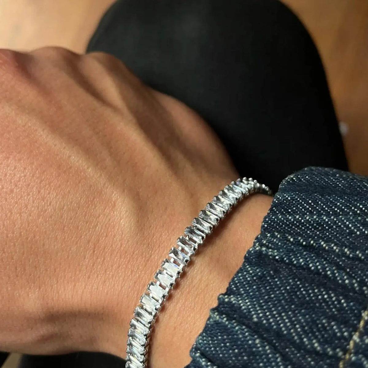 2024 Summer Rhinestone Decorated Trendy Bangle, Elegant Fashion Accessories for Women & Men Daily Wear, Minimalist Aesthetic Jewelry Gift, Daily Wear Bracelet