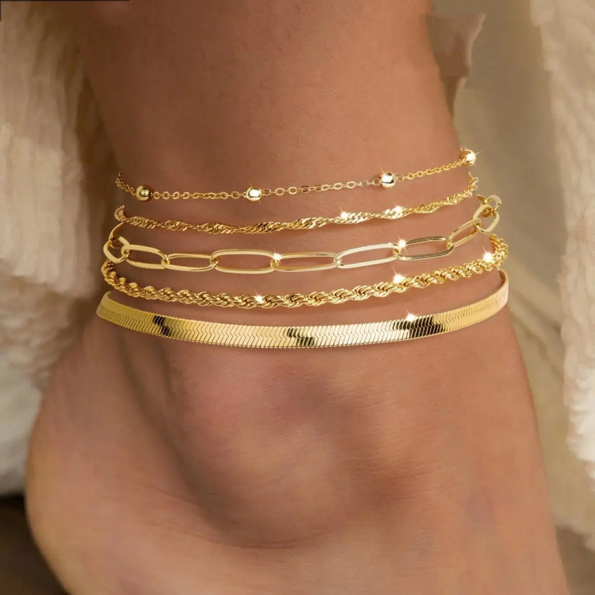 5Pcs Gold Layered Anklet Set for Women, Mixed Chevron Paperclip Cuban Pearl Chain Ankle Bracelets, Boho Dainty Stackable Anklets for Summer Beach Vacation Party Birthday Jewelry Gift, Fashionable Jewelry Accessories, Fashion Accessories