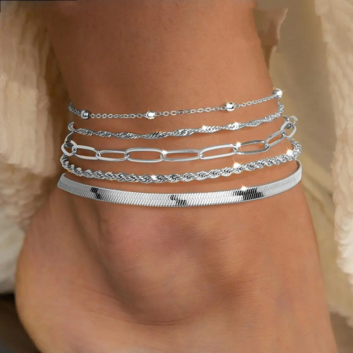 5Pcs Gold Layered Anklet Set for Women, Mixed Chevron Paperclip Cuban Pearl Chain Ankle Bracelets, Boho Dainty Stackable Anklets for Summer Beach Vacation Party Birthday Jewelry Gift, Fashionable Jewelry Accessories, Fashion Accessories